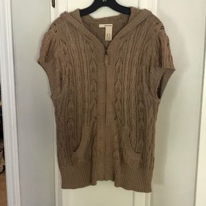 Short sleeved zippered hooded sweater